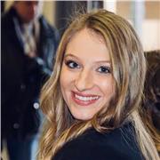 Impartisco lezioni riguardanti materie umanistiche (semiotica, sociologia, psicologia, pubblicità) a studenti universitari